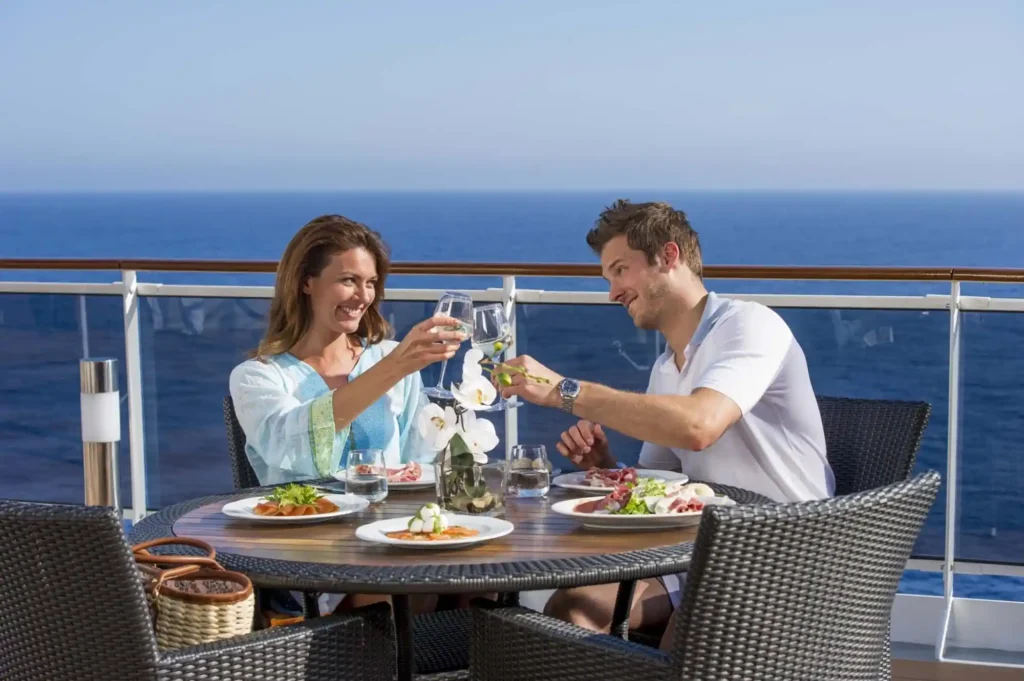 10 Unforgettable Things to Do in Destin, Florida for Couples 4 Enjoy a Romantic Dinner Cruise
