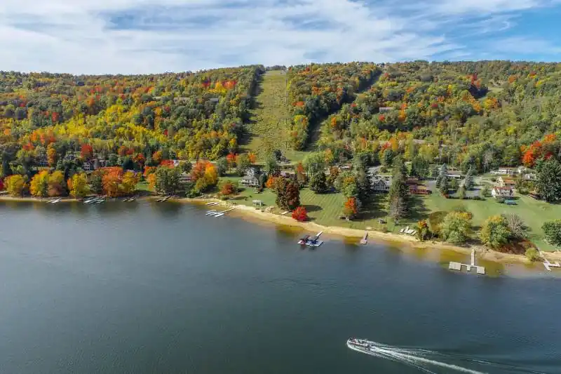 20 Most Beautiful Clear Lakes on the East Coast in 2025 16 Deep Creek Lake Maryland – Four Season Playground