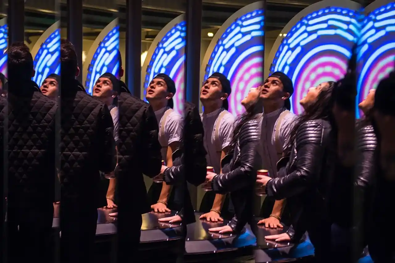 15 Romantic Things to Do in San Francisco at Night for Couples 14 Exploratorium After Dark Thursdays