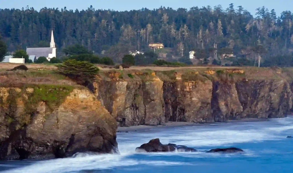 10 Northern California Coastal Towns Hidden Gems 2 Mendocino – A Cliffside Escape