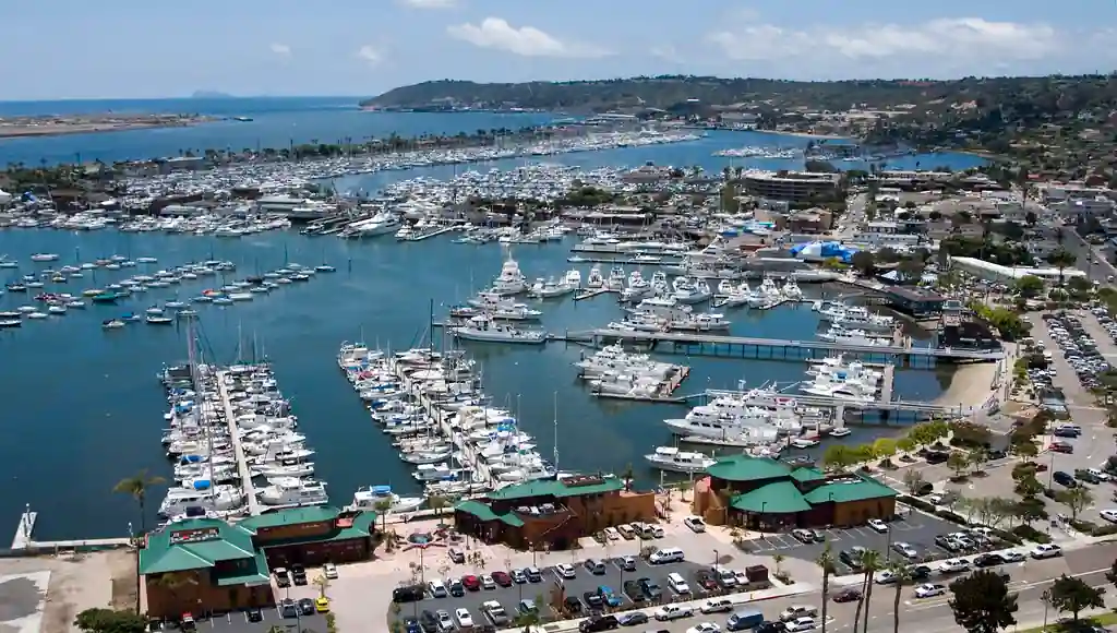15 Most Instagrammable Spots in San Diego for Perfect Photos 17 Point Loma Harbor Marina – Reflections and Boats