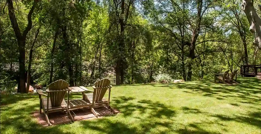 20 Romantic Things To Do In Sedona Arizona for Couples 19 Private Picnic by Oak Creek