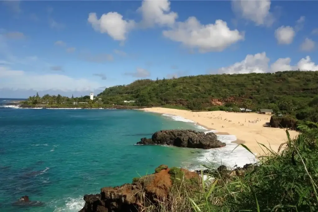 13 Stunning Pink Sand Beach Hawaii Escapes for Relaxing 5 Waimea Bay Oʻahu