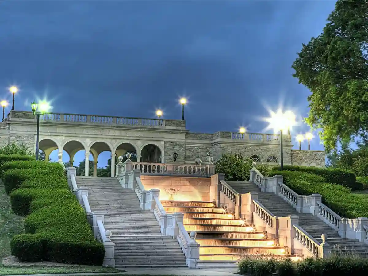 Top 20 Best & Dreamy Spots in Cincinnati for Couples 6 Ault Park – A Hidden Gem for Romantic Picnics