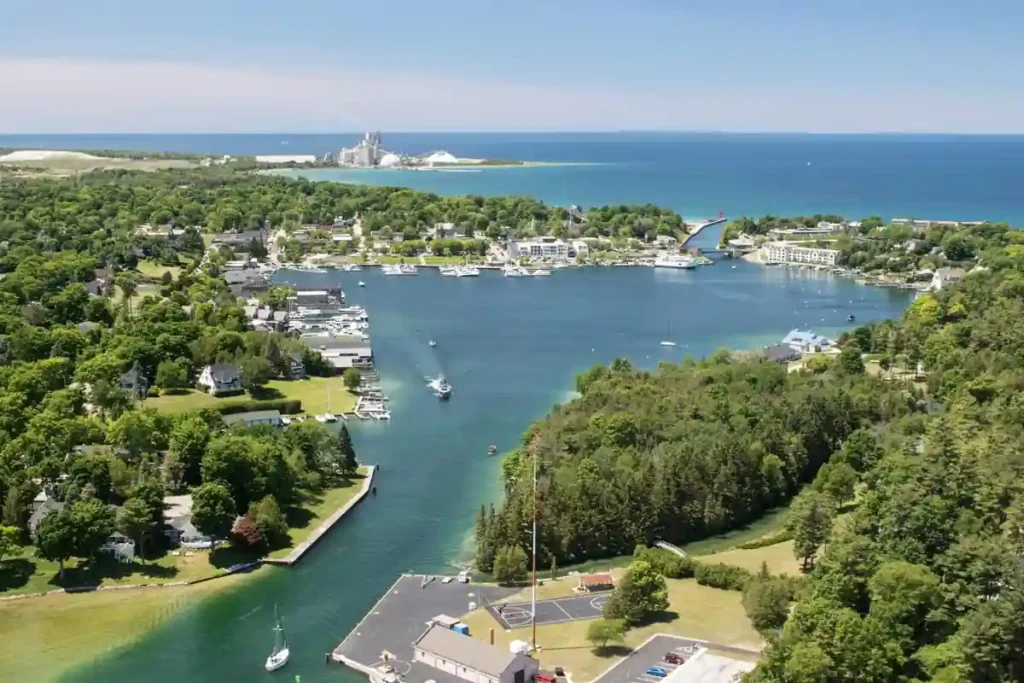 Discover 30 Charming Romantic Lake Michigan Towns 13 Charlevoix Michigan