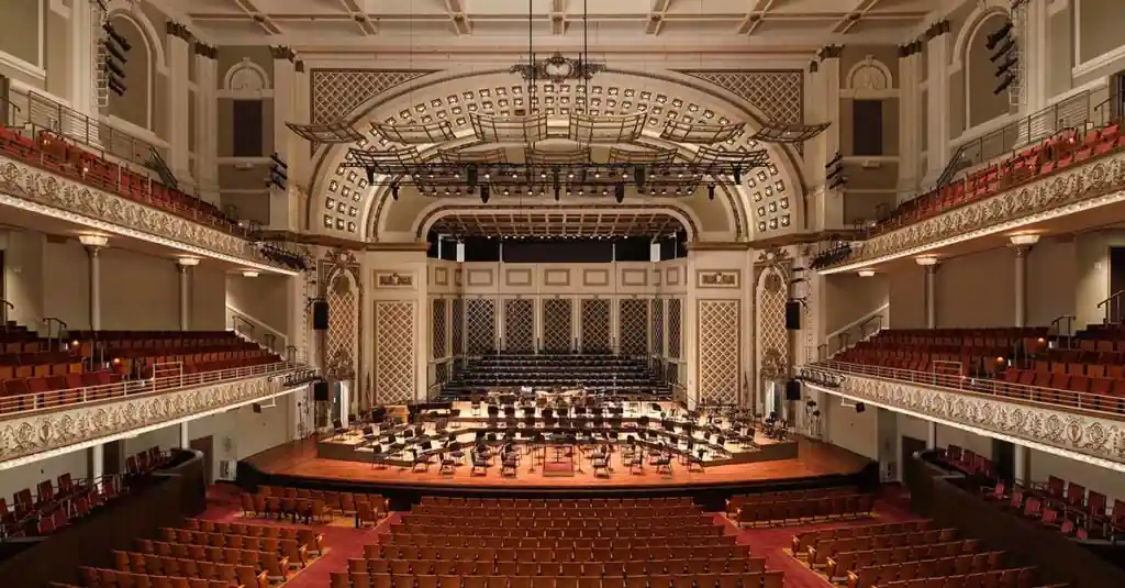 Top 20 Best & Dreamy Spots in Cincinnati for Couples 14 Cincinnati Music Hall – A Night of Elegance and Sound