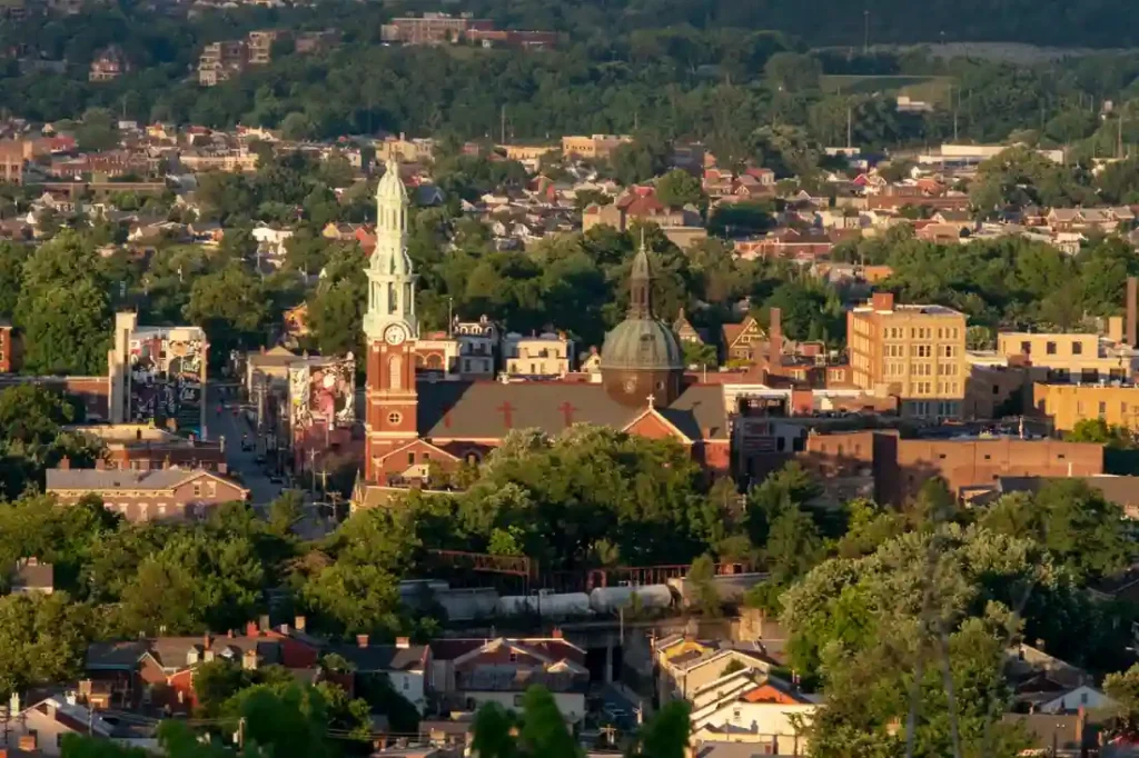 Top 20 Best & Dreamy Spots in Cincinnati for Couples 19 Devou Park – Panoramic Love Above the City
