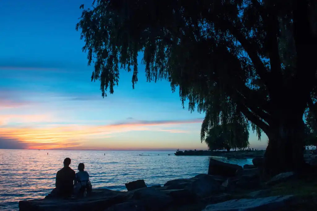 Top 30 Romantic Things to Do in Cleveland for Couples 3 Edgewater Park Sunset Picnic