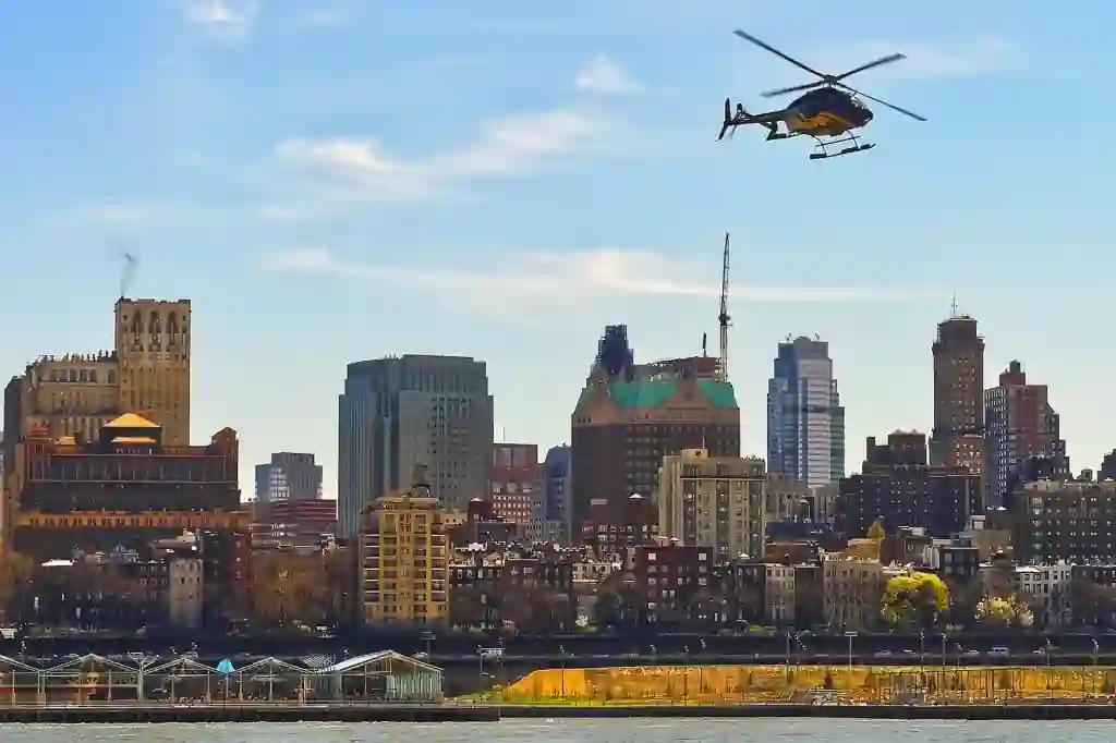 Top 30 Romantic Things to Do in Cleveland for Couples 26 Helicopter Ride Over Downtown Cleveland