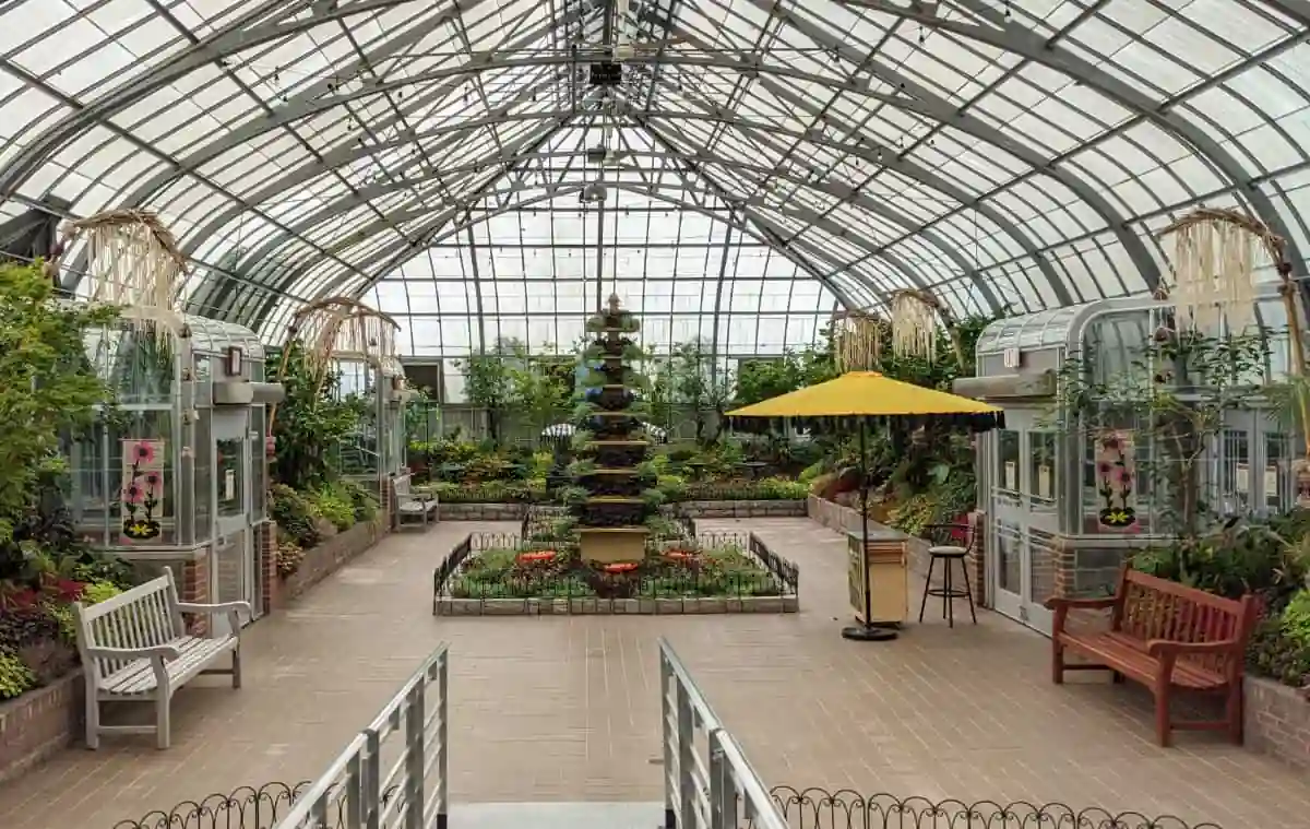 Top 20 Best & Dreamy Spots in Cincinnati for Couples 4 Krohn Conservatory – A Tropical Getaway in the City