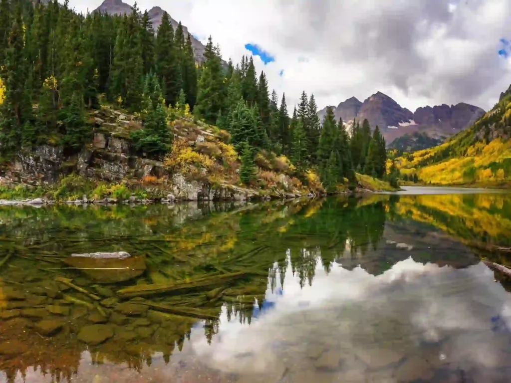 11 Clearest Lakes in the Western USA for Crystal Views 11 Maroon Lake Colorado – Mirror of the Maroon Bells