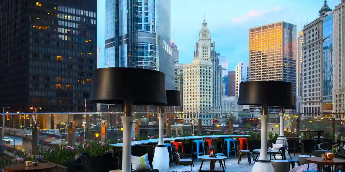 Top 15 Best Rooftop Bars in Chicago for Date Night Spots (2025) 7 RAISED An Urban Rooftop Bar