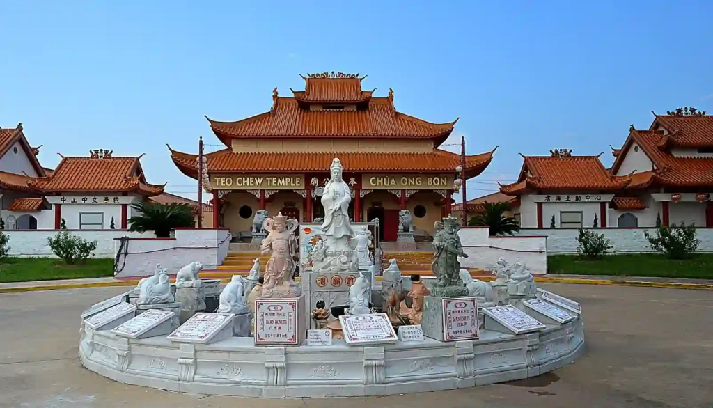 Things to Do in Houston Chinatown: 9 Must-Visit Gems 5 Teo Chew Temple – A Hidden Oasis of Serenity