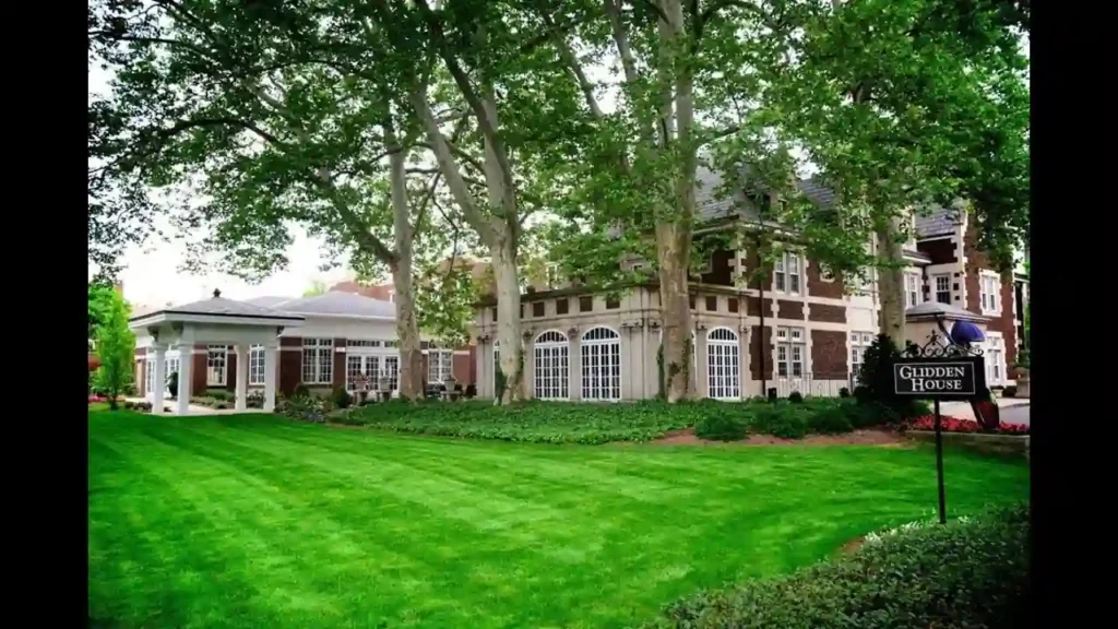 Top 30 Romantic Things to Do in Cleveland for Couples 25 The Glidden House Staycation