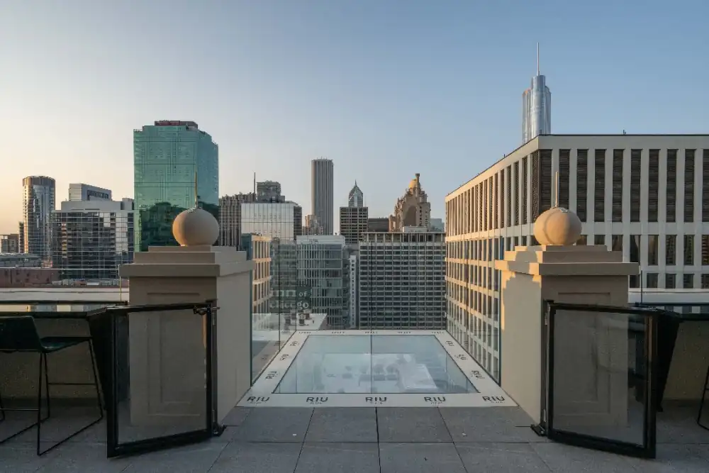 Top 15 Best Rooftop Bars in Chicago for Date Night Spots (2025) 8 The Riu Rooftop Chicago