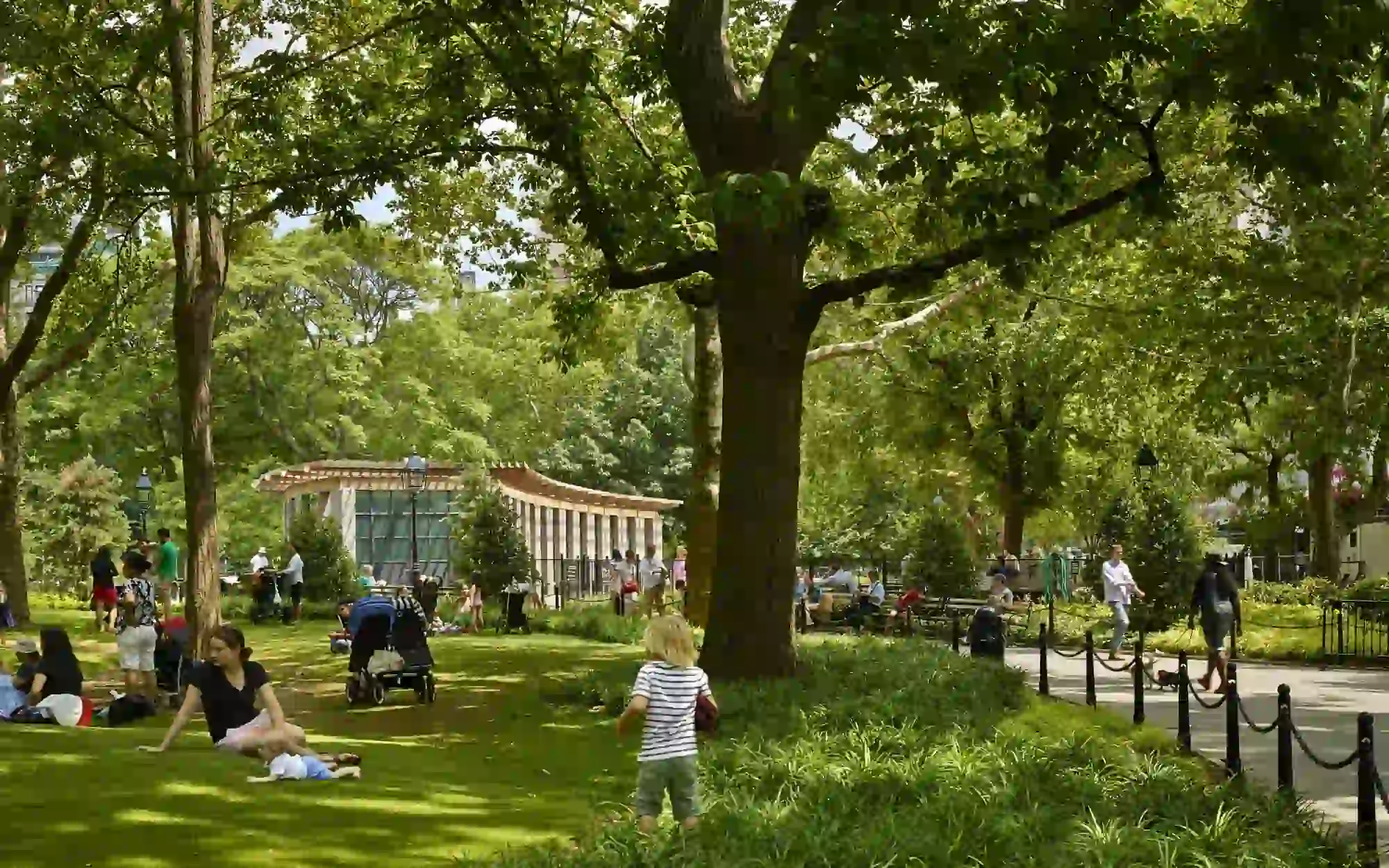 Top 20 Best & Dreamy Spots in Cincinnati for Couples 15 Washington Park – Romance in the Urban Green