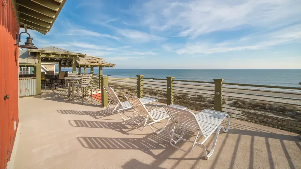 Savannah vs Charleston for a Romantic Weekend: 2025 Guide 6 Beach Escapes and Sunset Spots