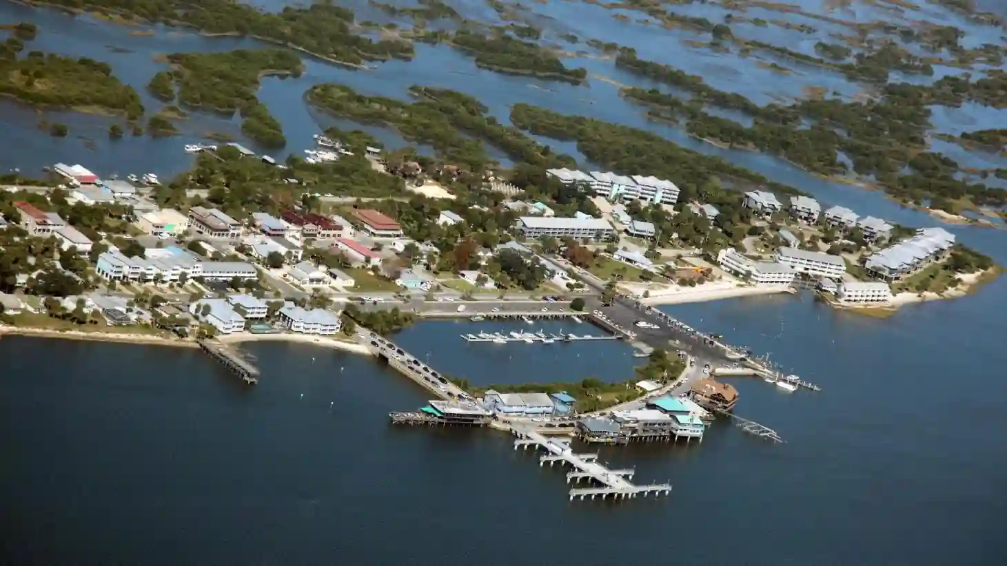15 Dreamy Spots in Florida Gulf Coast Towns for Couples 12 Cedar Key