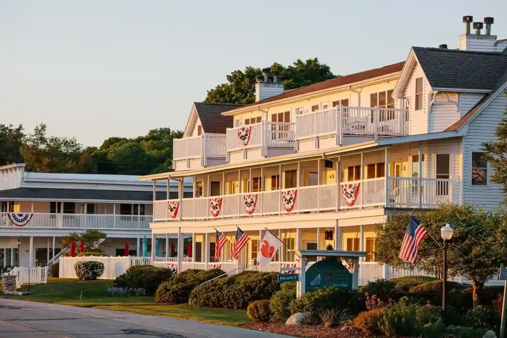 Door County vs Traverse City: Which Wins Your Heart? 10 Edgewater Resort