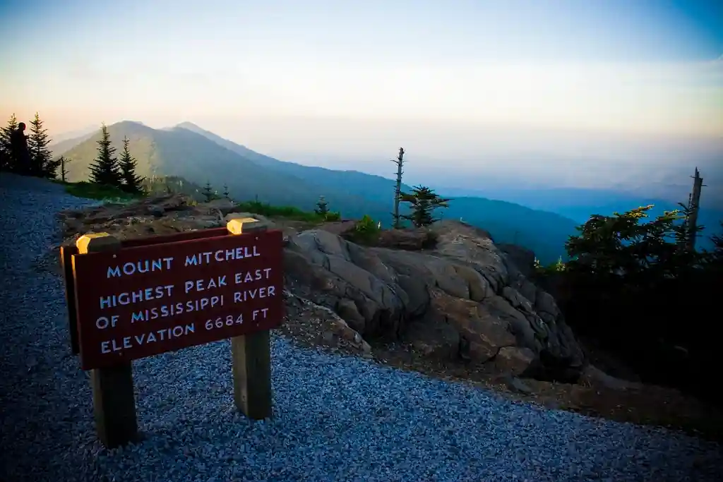 20 Romantic & Charming Asheville in Fall for Couples Spots (2025 Guide) 11 Mt. Mitchell – Highest Peak in the East
