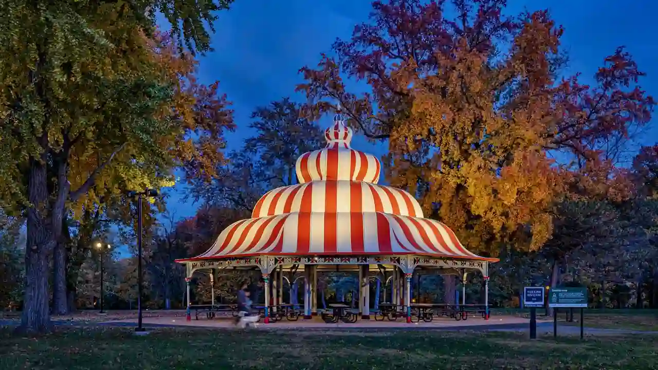15 Best St Louis Date Ideas at Night You’ll Love 13 Romantic Picnic at Tower Grove Park
