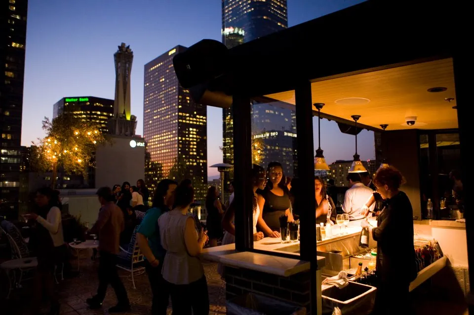 15 Best St Louis Date Ideas at Night You’ll Love 4 Rooftop Drinks at Three Sixty Downtown