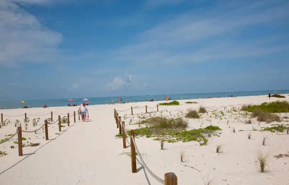 15 Dreamy Spots in Florida Gulf Coast Towns for Couples 9 Sanibel Island Bowmans Beach