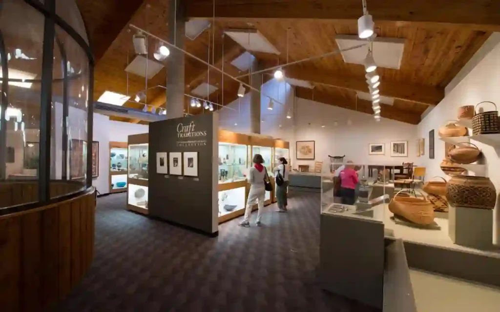 20 Romantic & Charming Asheville in Fall for Couples Spots (2025 Guide) 18 The Folk Art Center