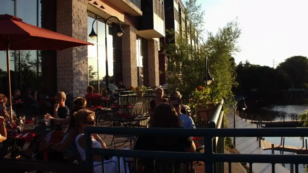 Door County vs Traverse City: Which Wins Your Heart? 18 Traverse Citys Gourmet Scene