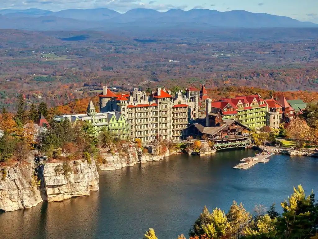 15 Romantic Hudson Valley Weekend for Couples (Spots Ideas) 3 Sunrise at Mohonk Mountain House New Paltz