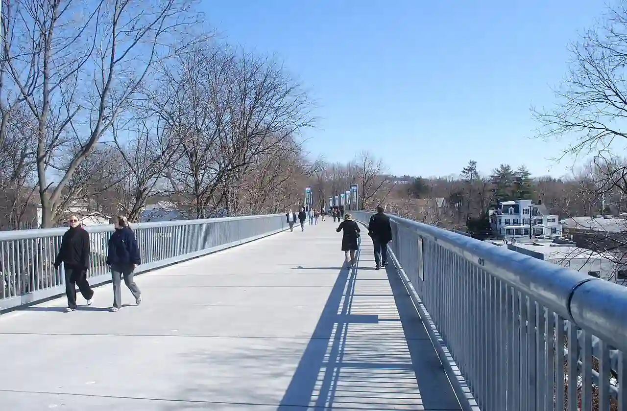 15 Romantic Hudson Valley Weekend for Couples (Spots Ideas) 8 Walkway Over the Hudson Sunset Stroll Poughkeepsie
