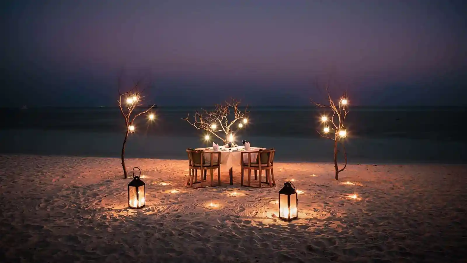 What City Is Good for Couples in US? Top 10 Picks 10 Enjoy a Candlelight Dinner With Mountain Views