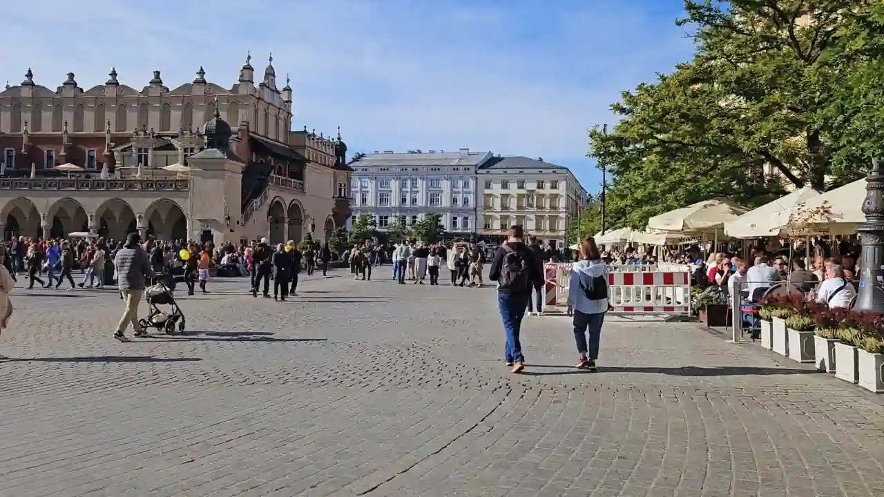 Where Can Couples Travel Cheap? 10 Budget-Friendly Romantic Destinations 4 Krakow Poland