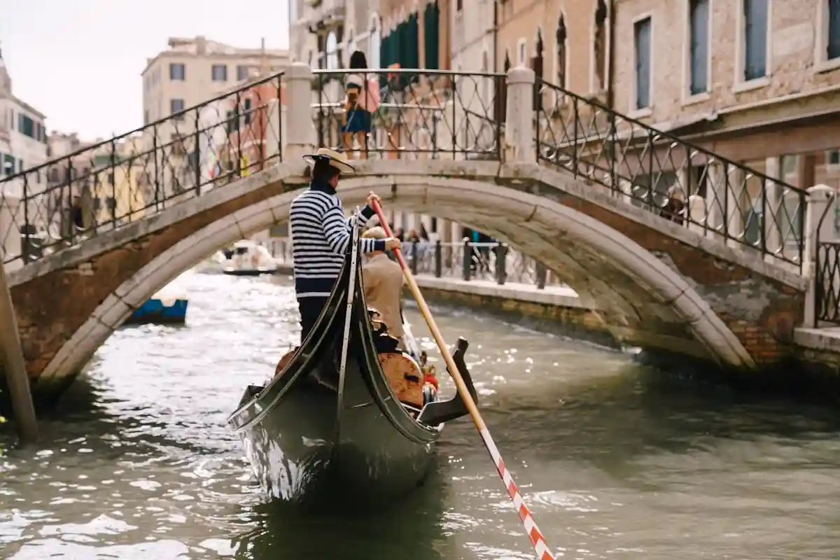 Venice – Best for Classic Romance Gondola Dreams