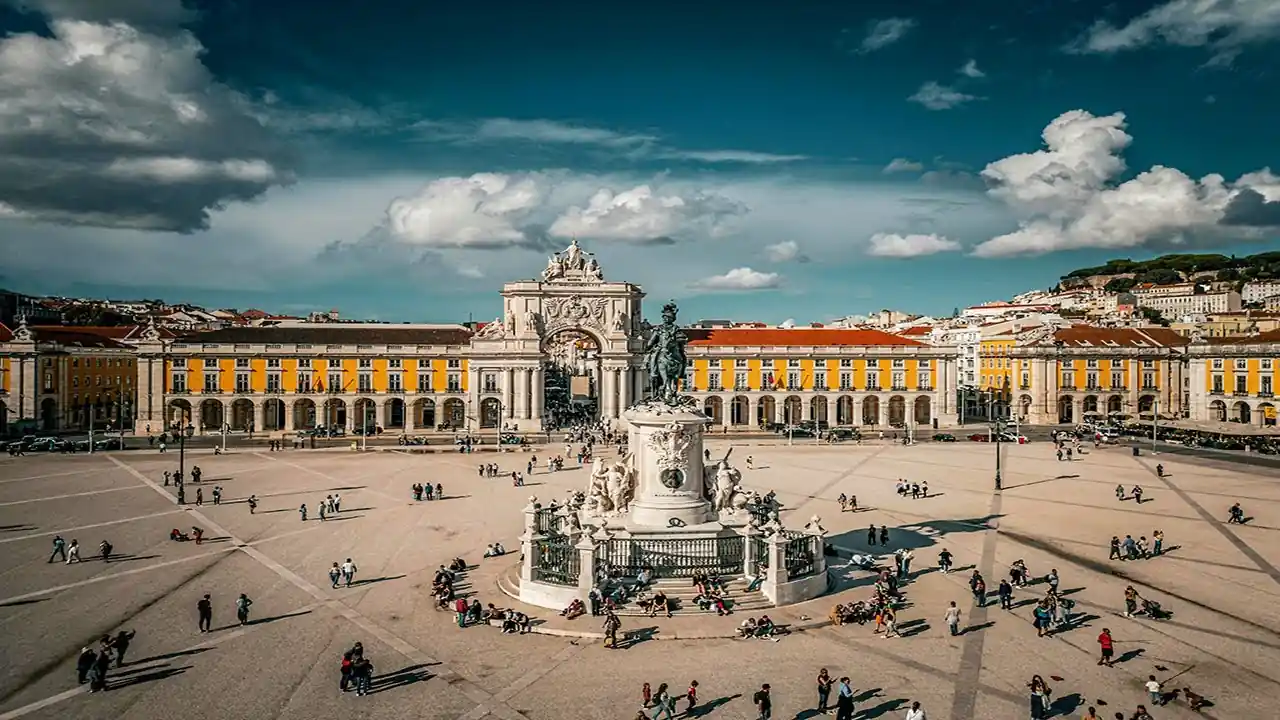 What Is the Best City Break for Couples on a Budget? 4 Lisbon