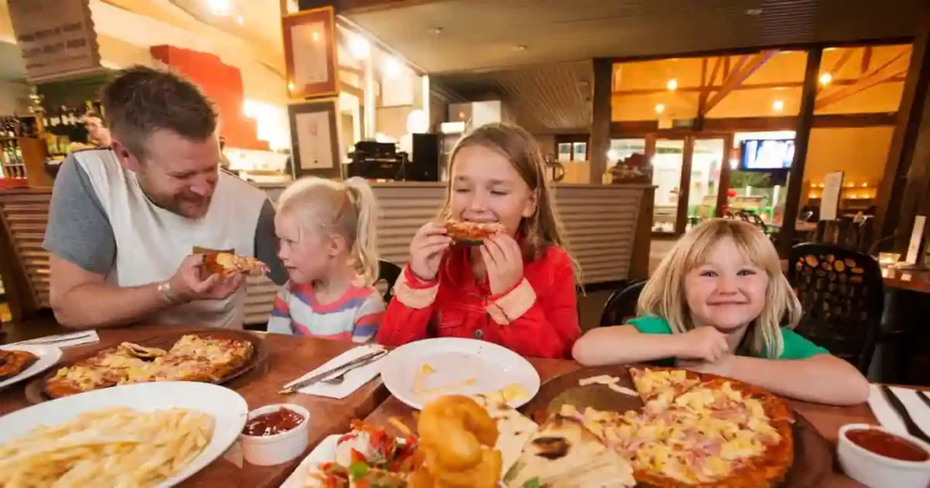 Budget Friendly Places to Eat with Kids